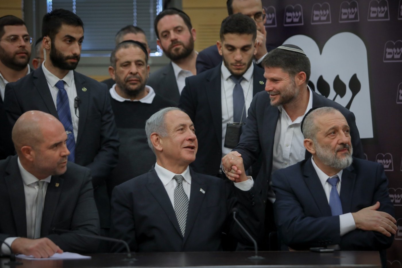 נתניהו ובכירי הקואליציה חיזקו את דרעי - נגד הבג"ץ: "אנחנו עוסקים בהצלת הדמוקרטיה"