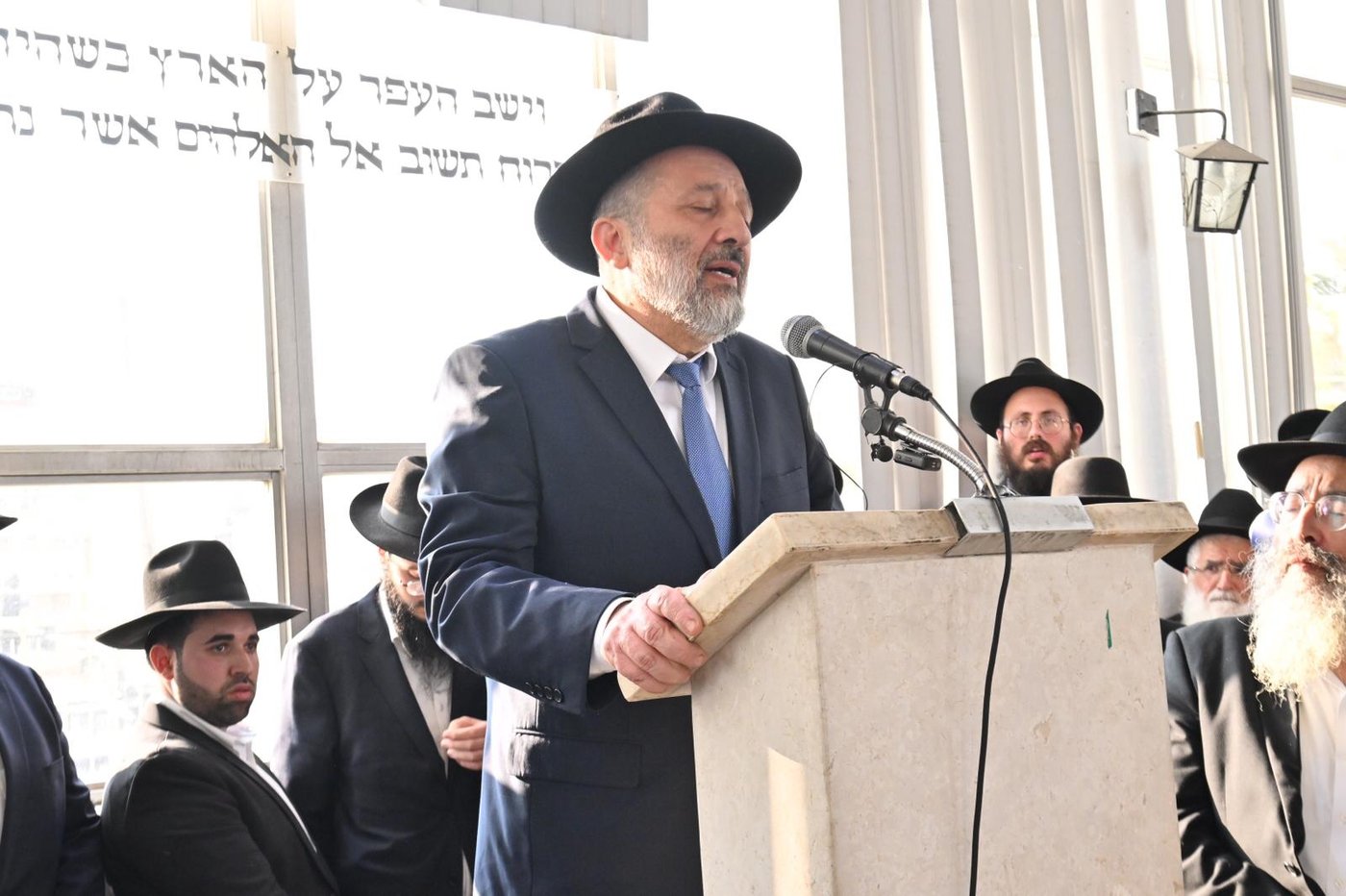 תיעוד: גדולי ישראל ואישי ציבור בהלווית הגר״ש אליטוב זצ״ל