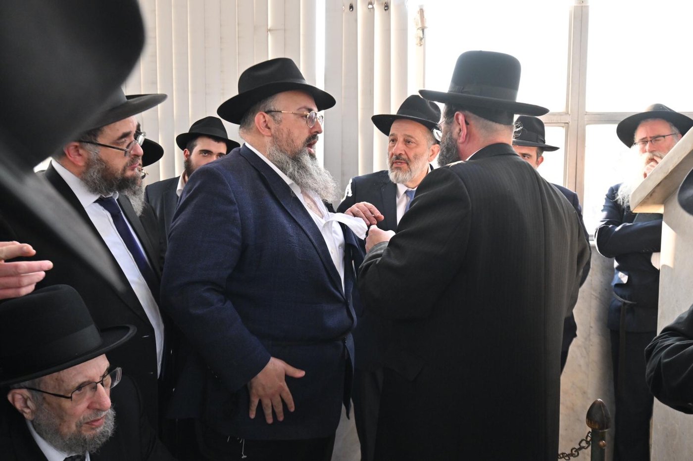 תיעוד: גדולי ישראל ואישי ציבור בהלווית הגר״ש אליטוב זצ״ל