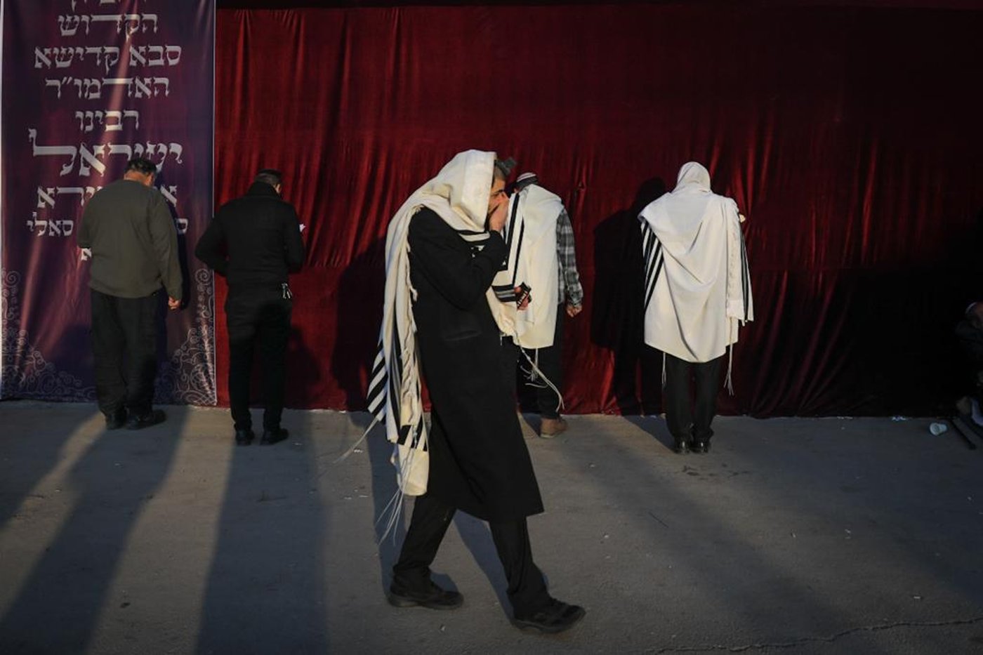 צלם 'כיכר' תיעד: ההמונים שפוקדים את ציון הבבא סאלי