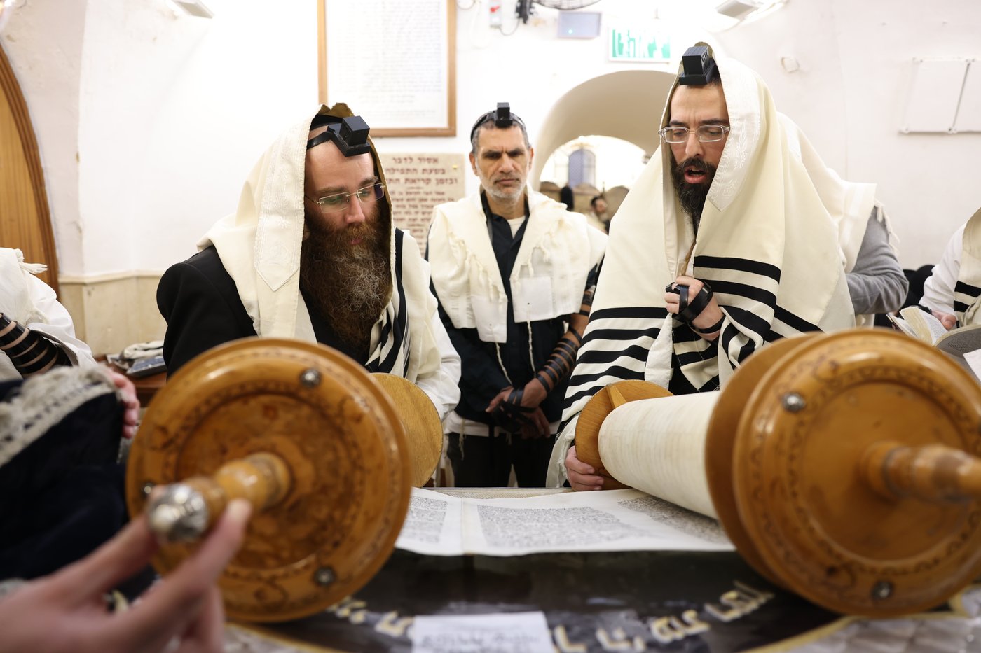 ללא החסידים: האדמו"ר מזוועהיל התפלל שחרית במירון