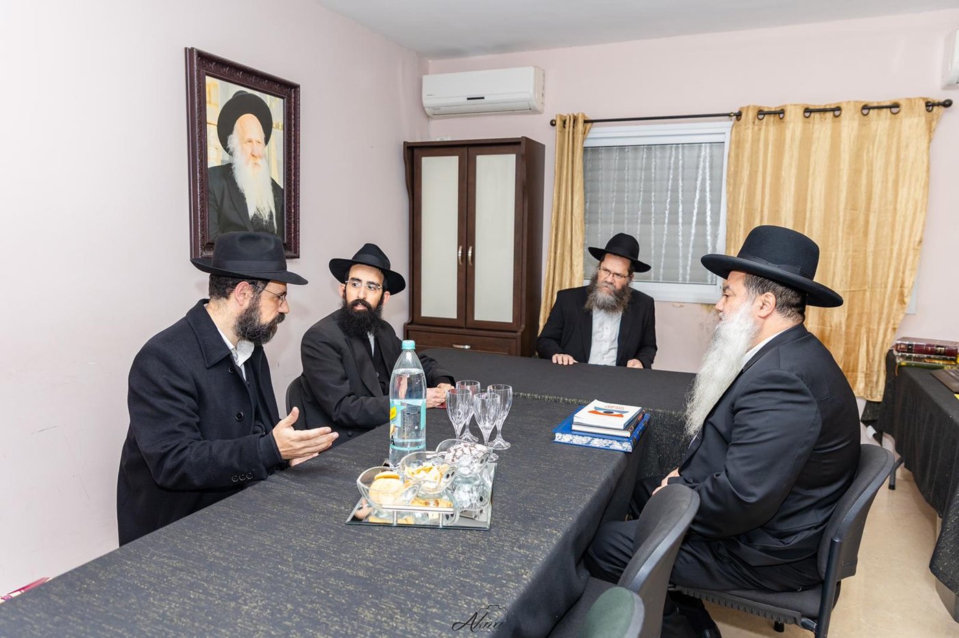 צפו בתיעוד: הרב יגאל כהן בביקור מיוחד בכפר חב"ד