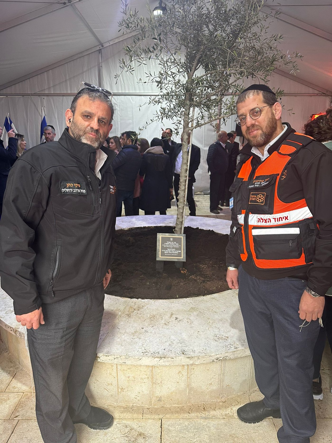 נתניהו נטע עץ סמוך למקום הפיגוע בנווה יעקב | תיעוד
