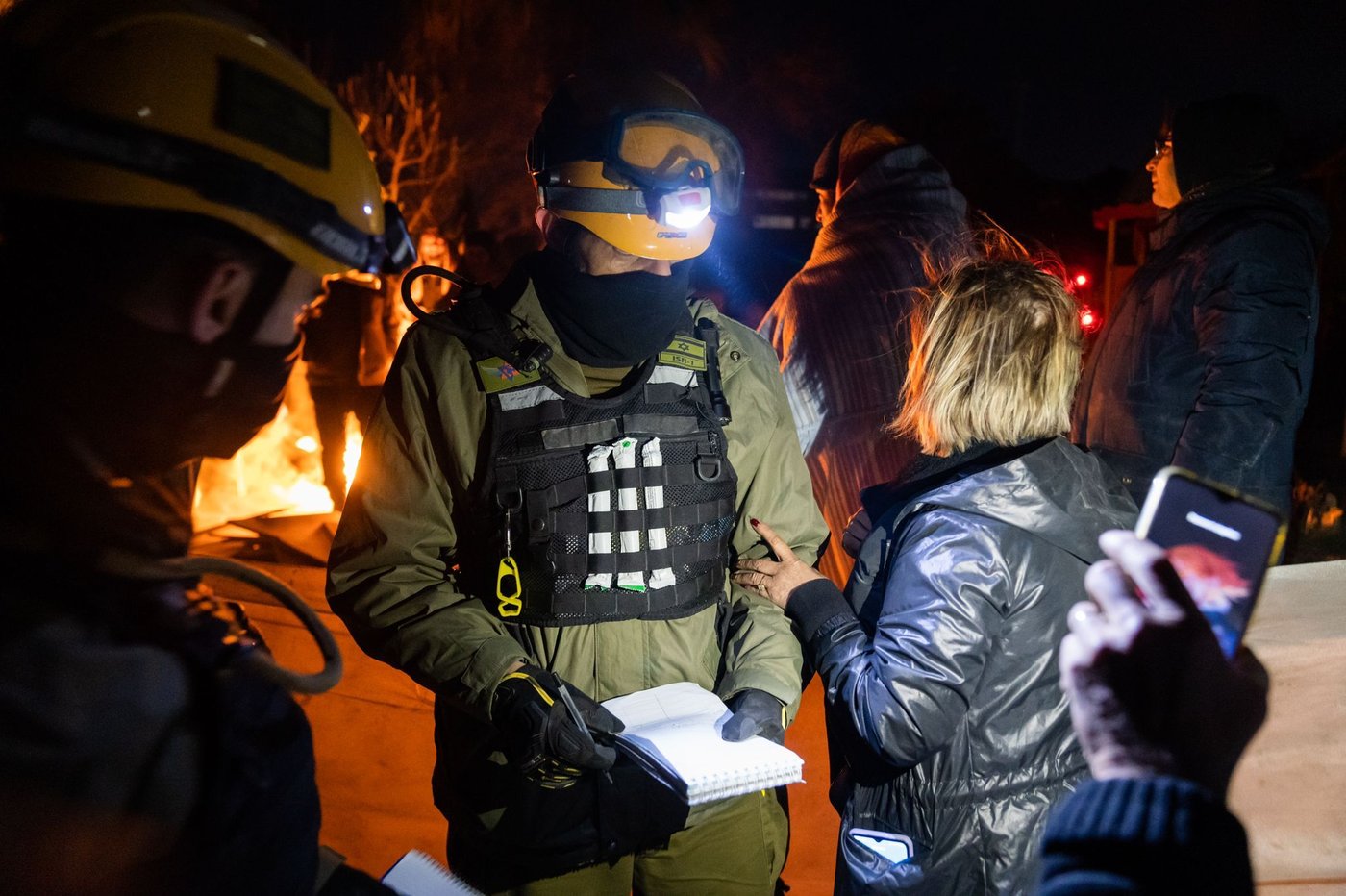 יותר מ-8,700 הרוגים ברעידת האדמה | משלחת צה"ל חילצה צעירה מתוך ההריסות