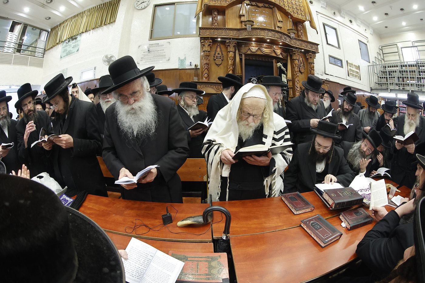 תיקון שובבי"ם אצל הגה"צ המקובל ר' אברהם אביש ציינוירט