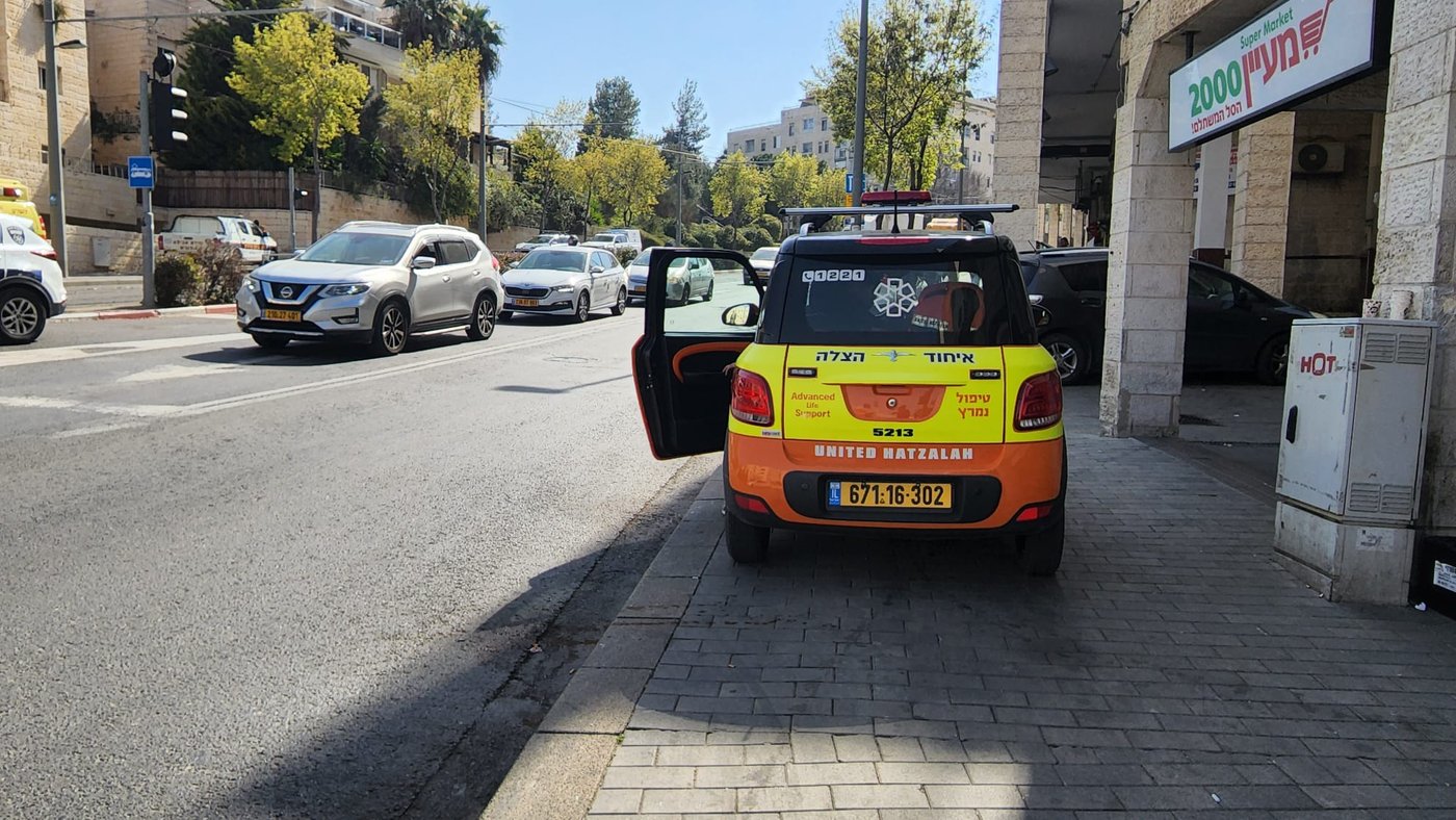 בלון גז התפוצץ בדירת מגורים בירושלים: אדם אחד נהרג ומספר פועלים נפצעו