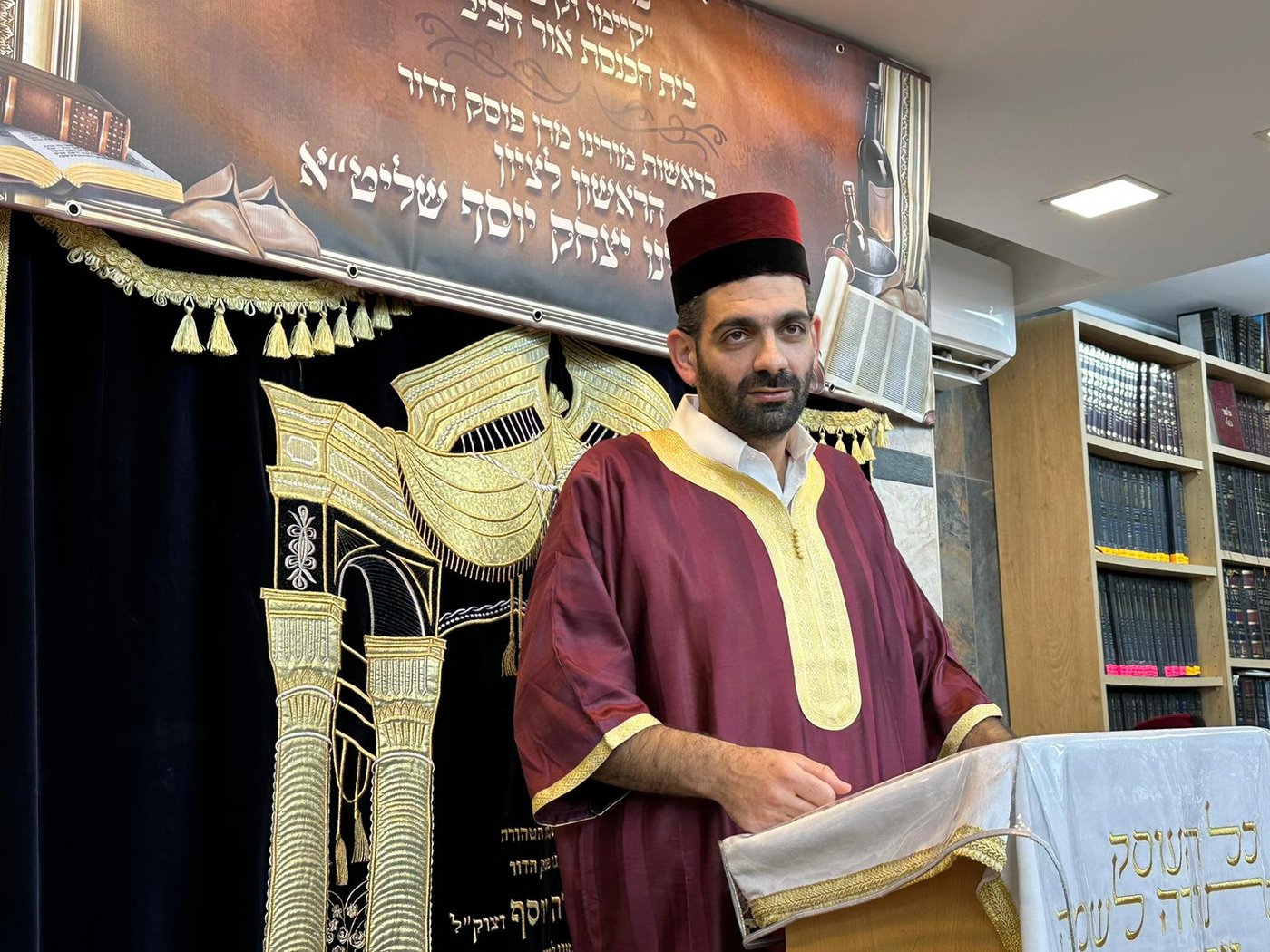 תיעוד: קריאת המגילה של הראשון לציון הגר״י יוסף