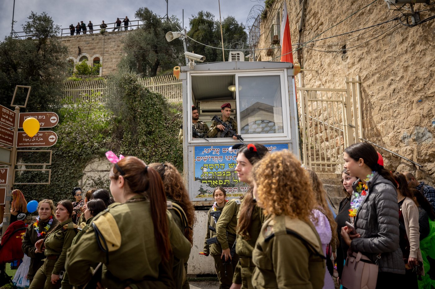 תחת אבטחה כבדה: כך חגגו פורים בחברון • גלריה
