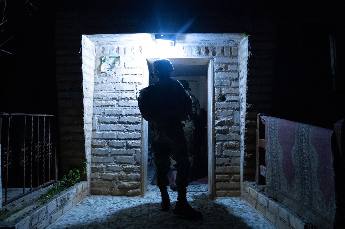 תוך ירי, יידוי אבנים ומטענים: צה"ל עצר 15 מבוקשים ביו"ש