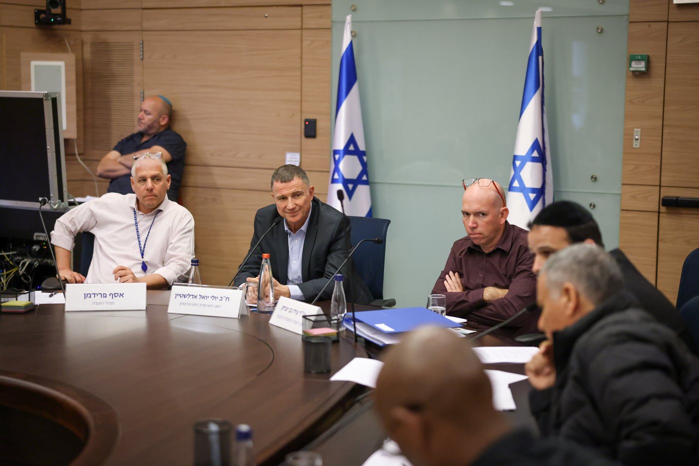 עוד צעד בדרך לפטור מוויזה: לאמריקאים תהיה גישה לטביעות אצבע