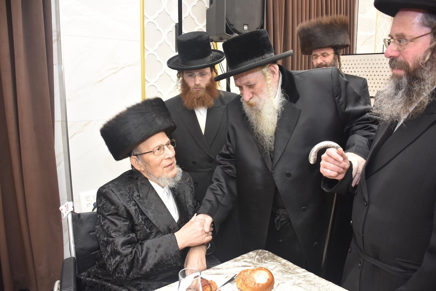 בר מצווה בחצר הקודש ליזענסק | תמונות