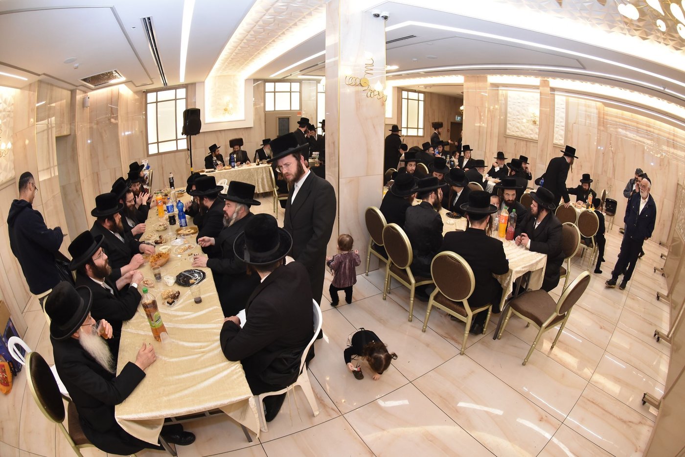 שמחת בר המצווה בספינקא סאסרעגן | צפו