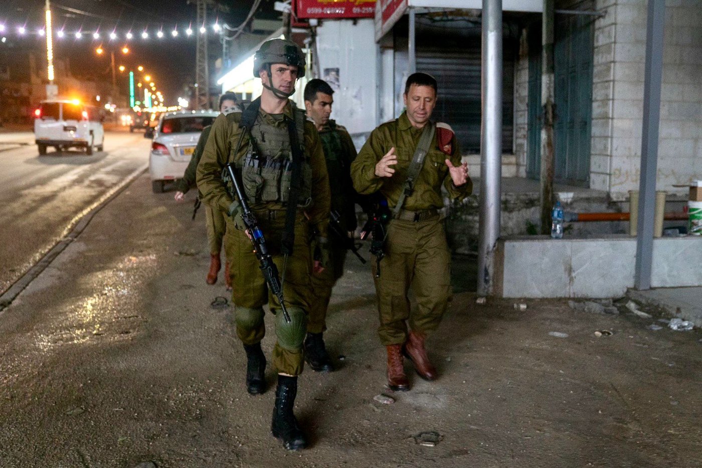תיעוד: המצוד אחר המחבל שירה על לוחמים בחווארה