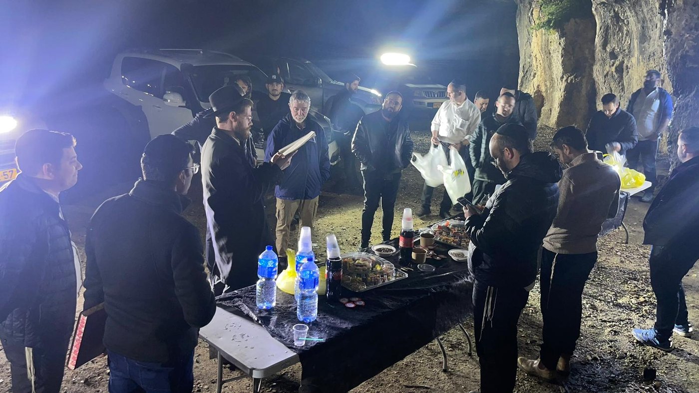 מפתיע: סיום
"מסכת נזיר" ב"מערת הנזירים" – "מערת הרשב"י"