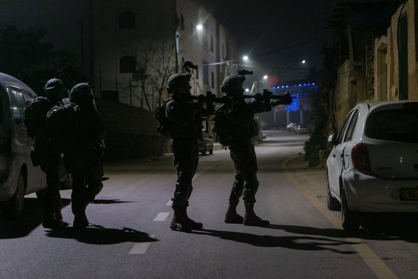 אבנים ויריות לעבר כוחות הביטחון בעת מעצר מבוקשים