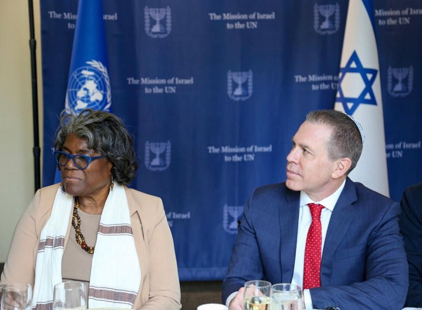 צפו בתיעוד: כששגרירת ארה"ב קראה את "הא לחמא עניא"