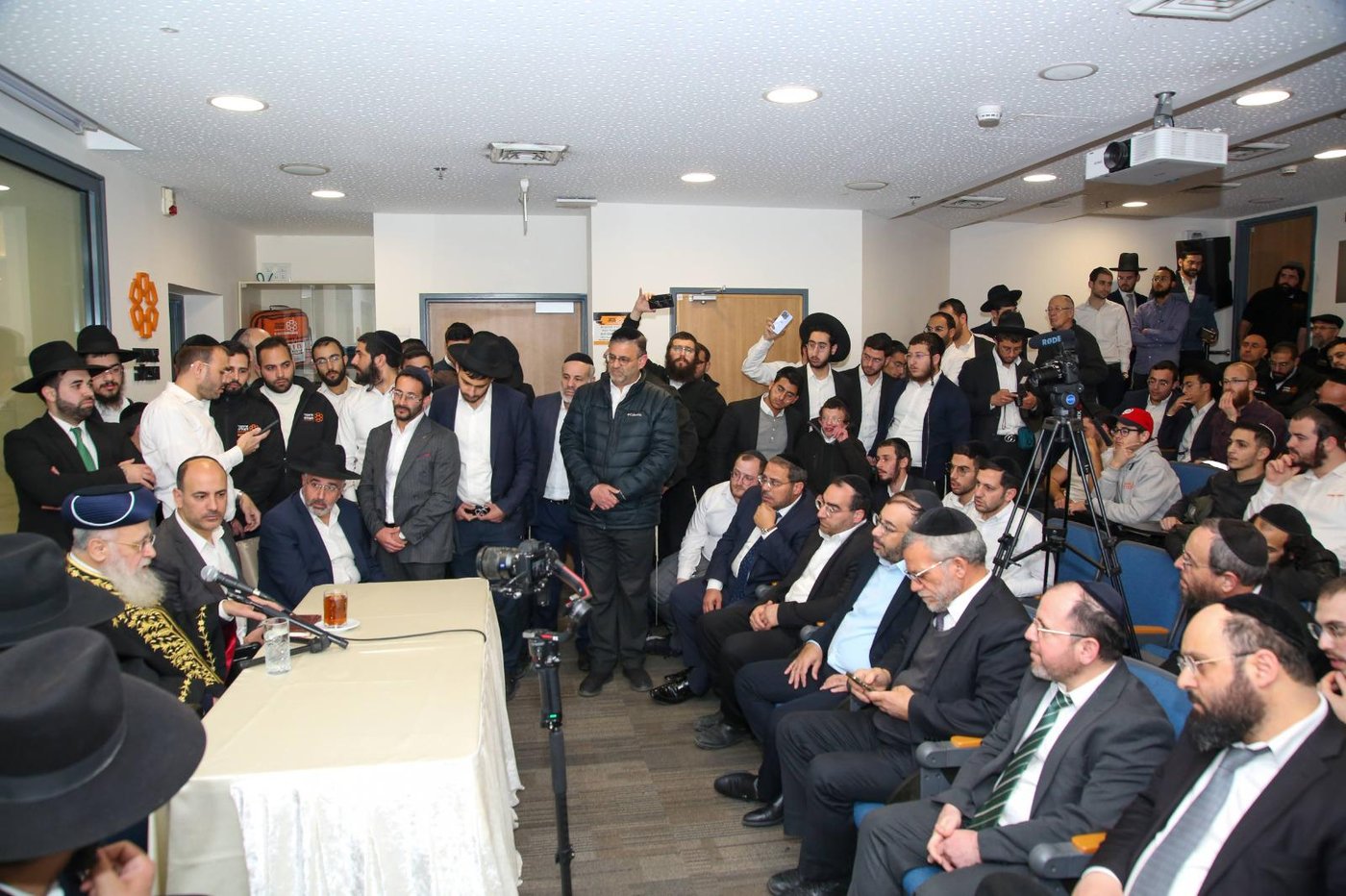 הראש"ל: רכב חשמלי עדיף לצורך נסיעה להצלת חיים בשבת