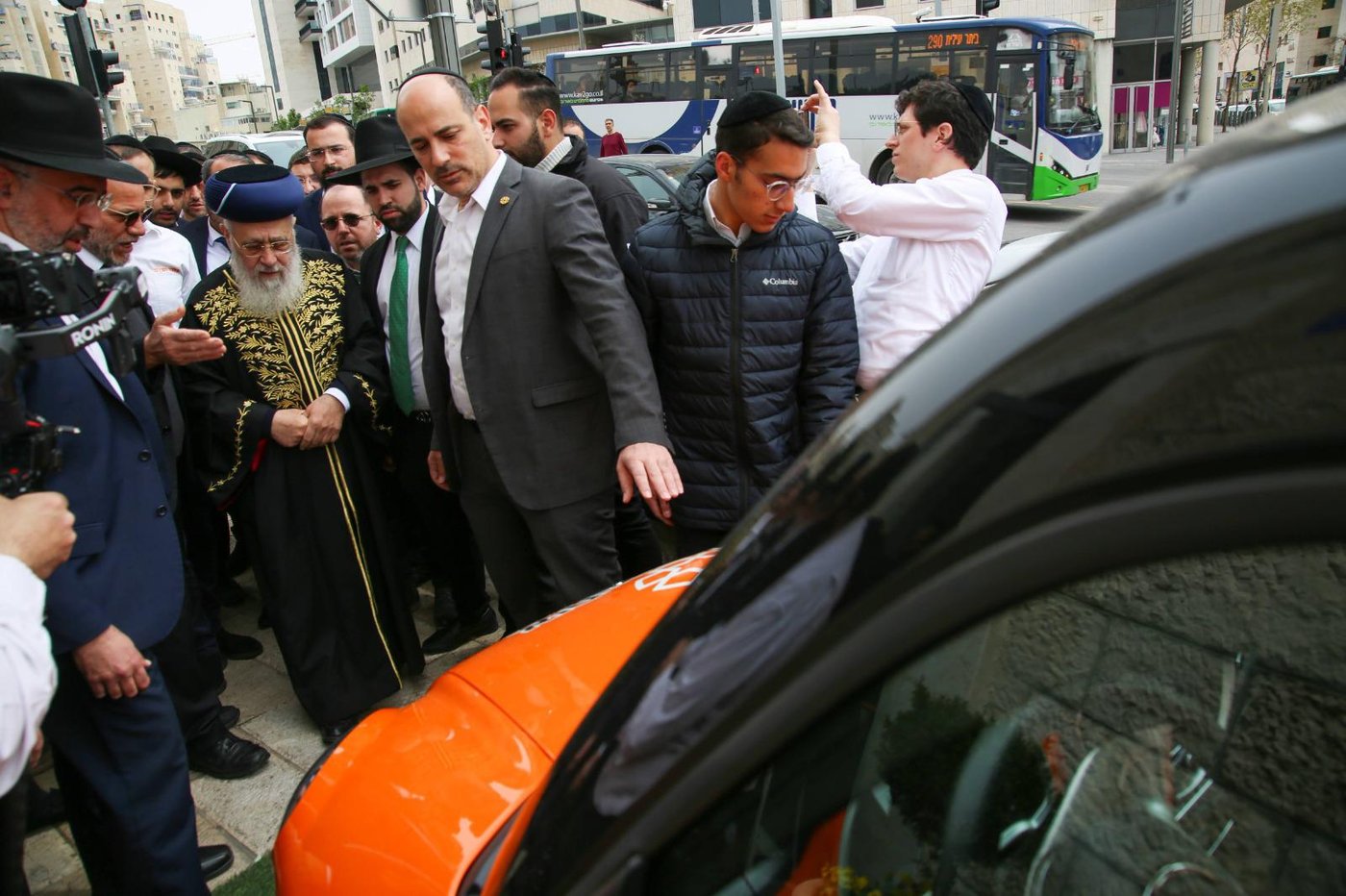הראש"ל: רכב חשמלי עדיף לצורך נסיעה להצלת חיים בשבת