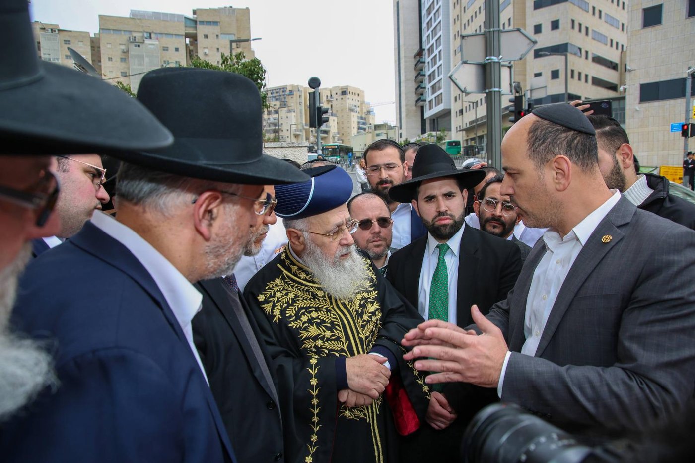 הראש"ל: רכב חשמלי עדיף לצורך נסיעה להצלת חיים בשבת