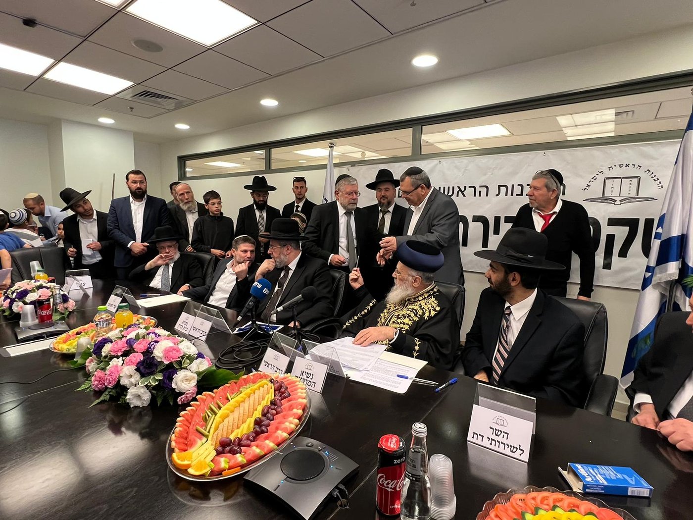 כמידי שנה: הרבנים הראשיים לישראל מכרו את החמץ של המדינה לג'אבר חוסיין