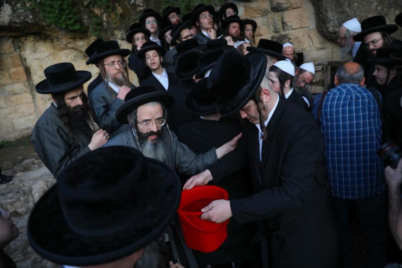 האדמו"ר מתולדות אהרן בשאיבת מים שלנו | תיעוד