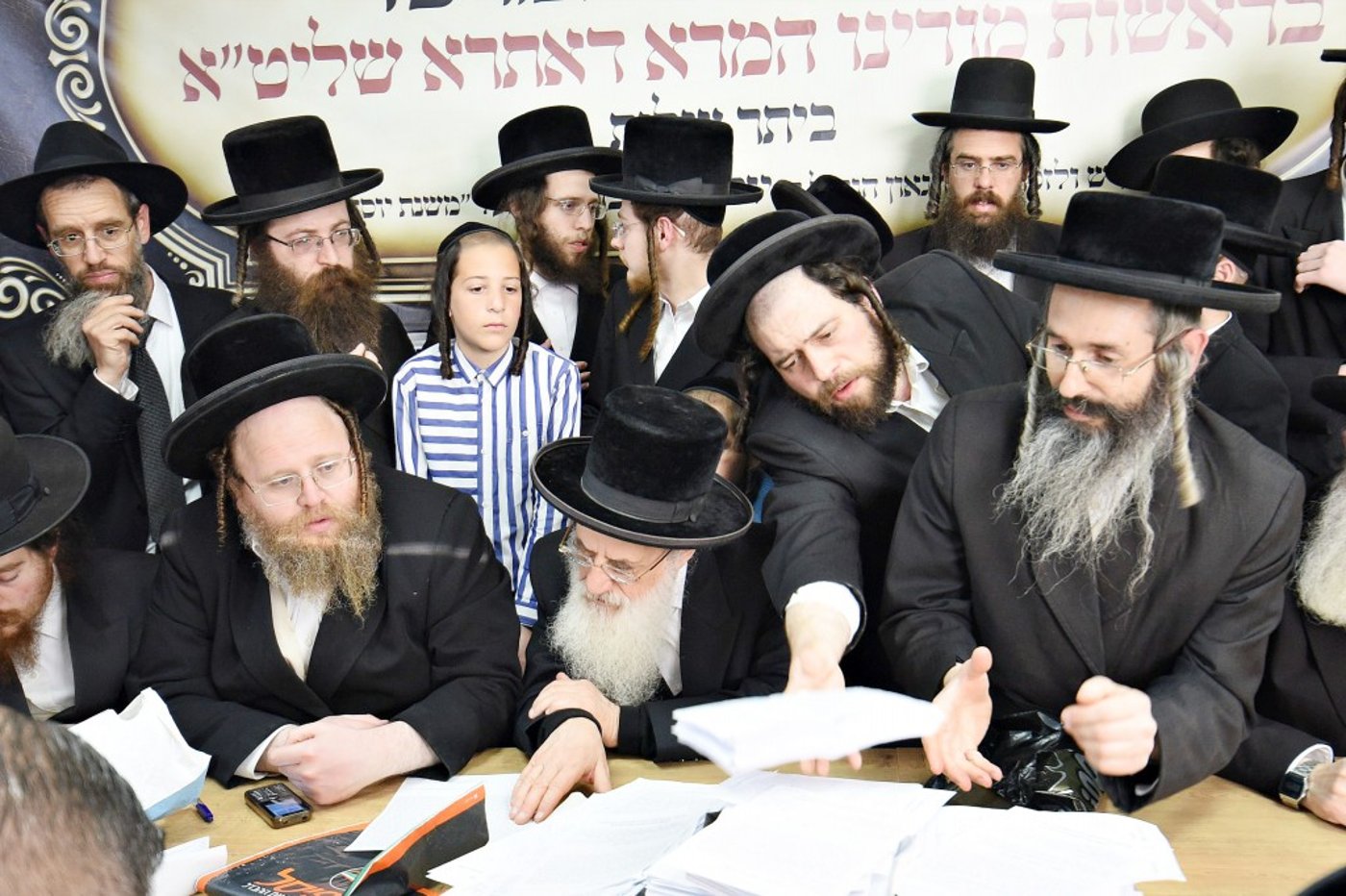 פראג' - הגוי של ביתר עילית, קנה את החמץ | תיעוד