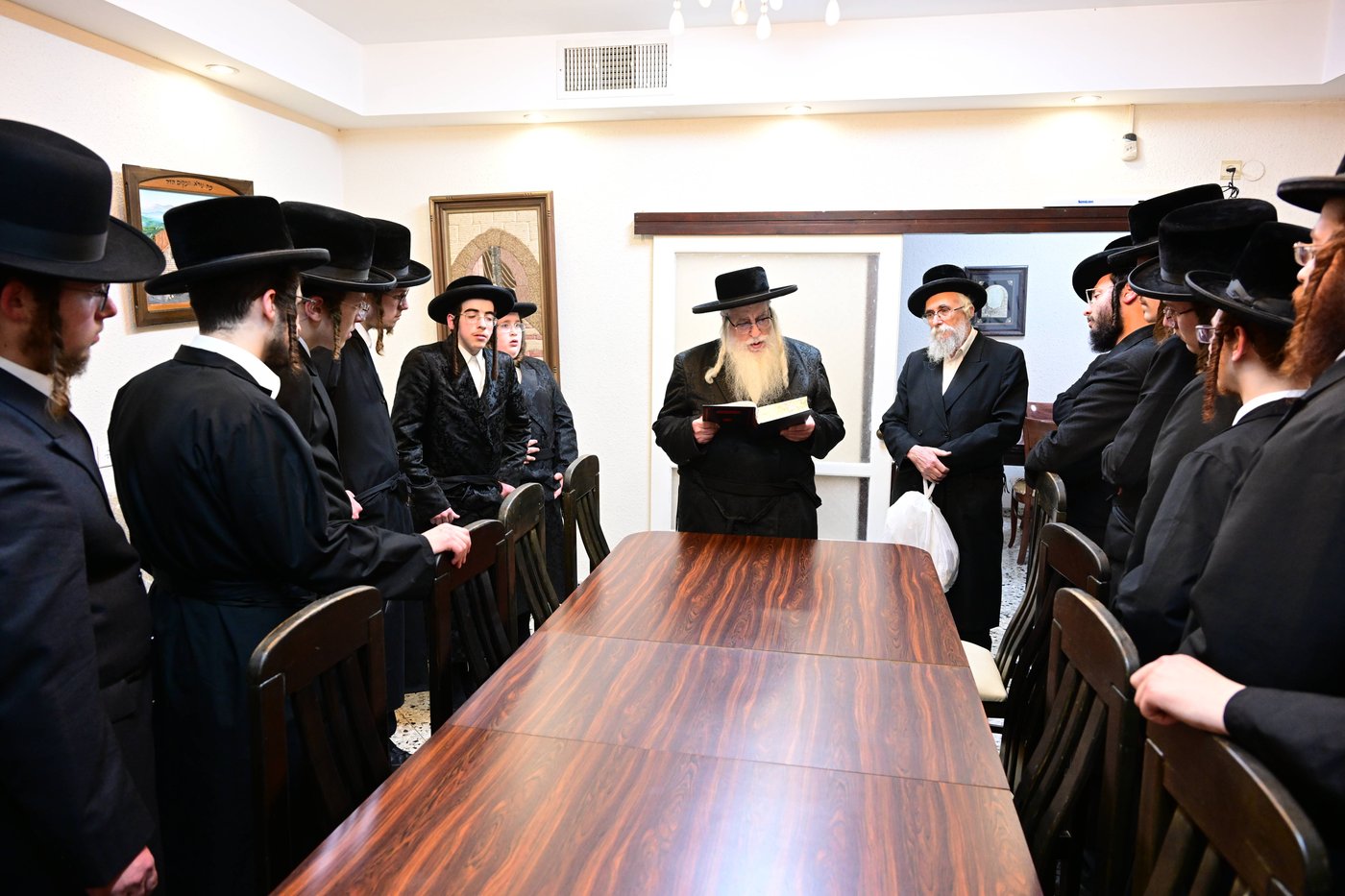 מראות חג הפסח בחצר הקודש צאנז | תיעוד מסכם