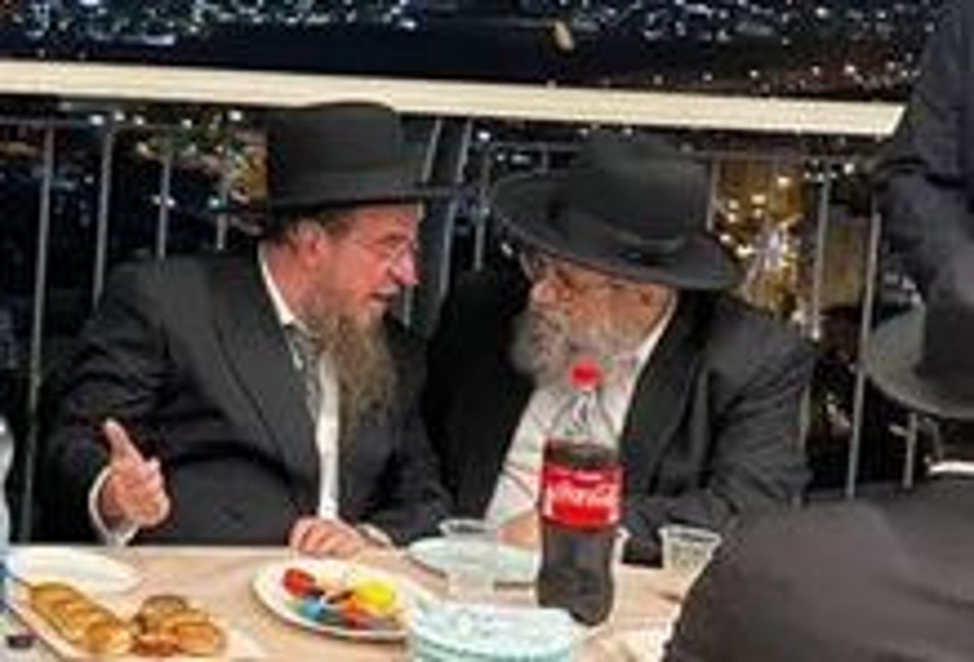 ראשי הישיבה שנסגרה: מימין - הגר"א סילבר ולצדו הגר"י וילנסקי
