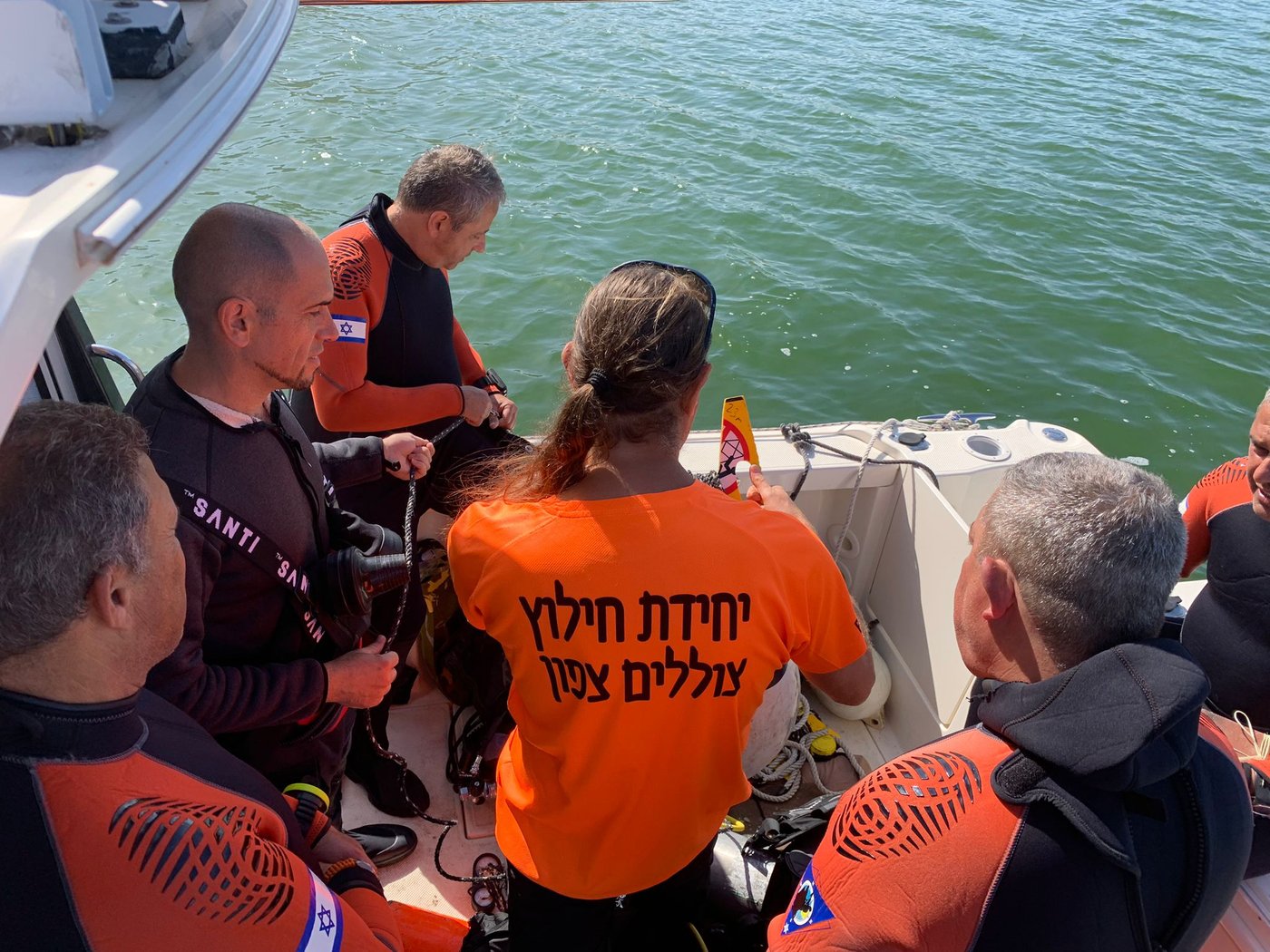 כך מתבצעים החיפושים אחר הנעדר מתחת למי הכינרת | צפו