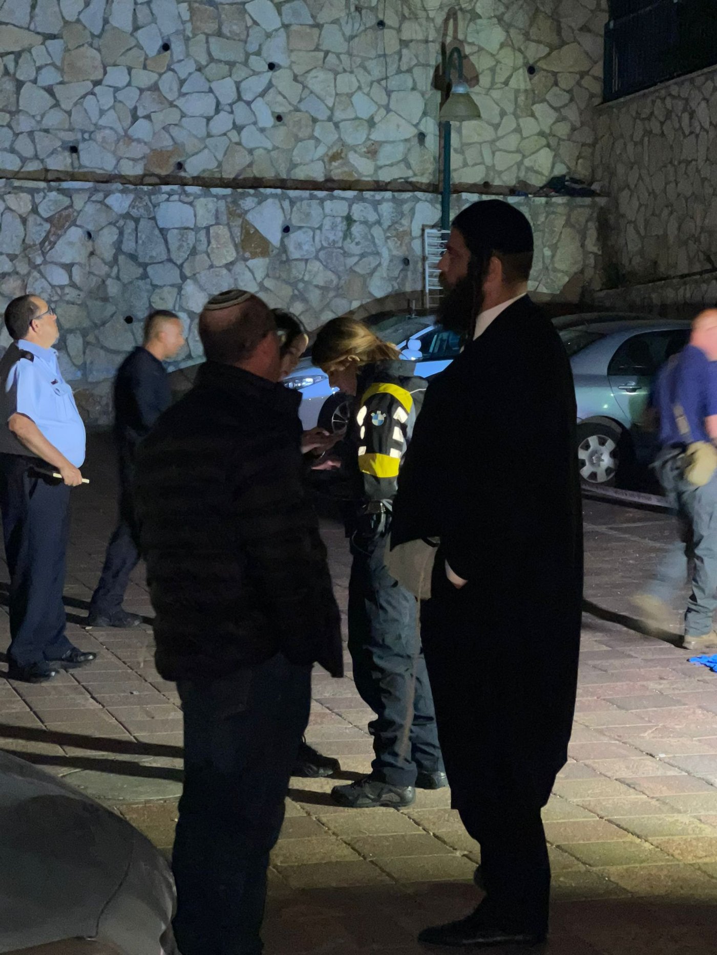 צעיר בן 25 חוסל בירי באלעד; "ביצענו החייאה בחדר מדרגות"