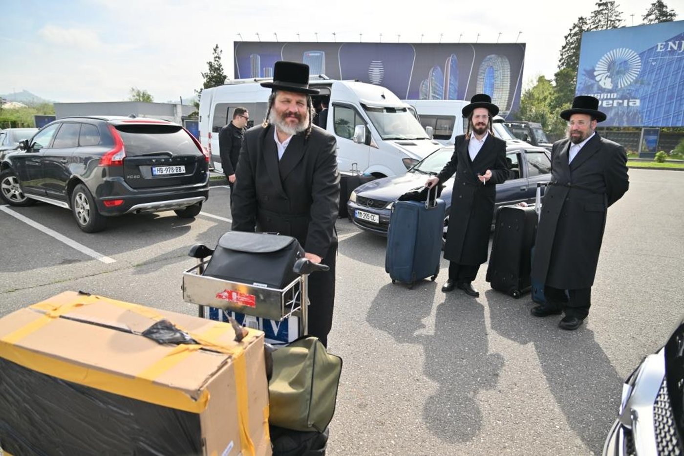 עשרות תורמים בשבת מרוממת עם הרבי מויז'ניץ בגיאורגיה | צפו