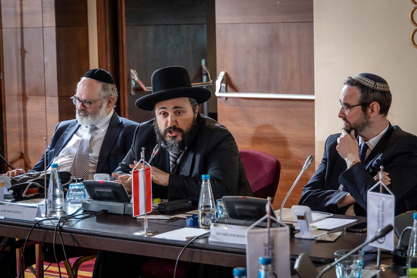 רבני ודייני אירופה קוראים למוסדות האיחוד האירופי לבלום
יוזמות חקיקה אנטישמיות