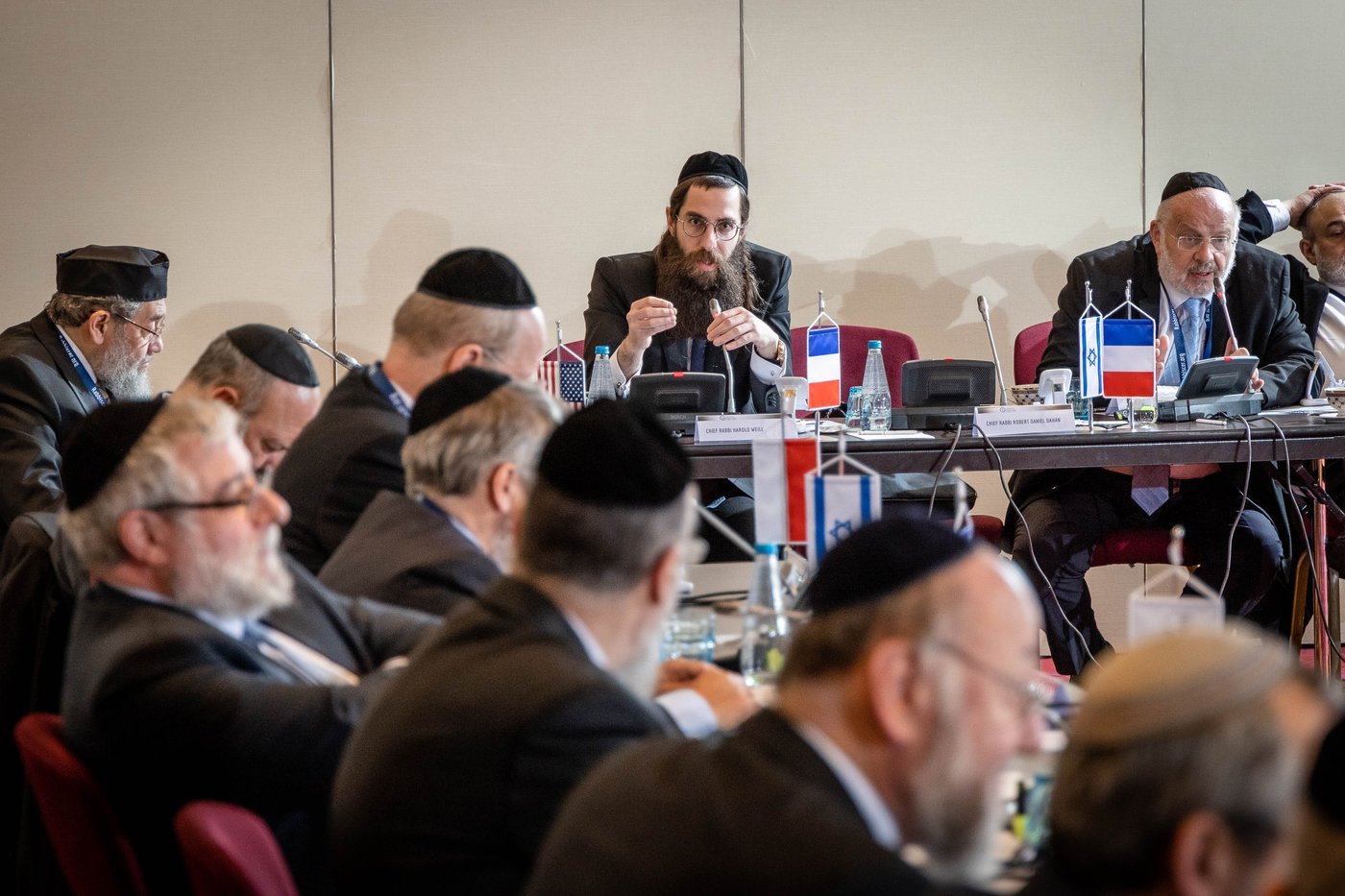 רבני ודייני אירופה קוראים למוסדות האיחוד האירופי לבלום
יוזמות חקיקה אנטישמיות