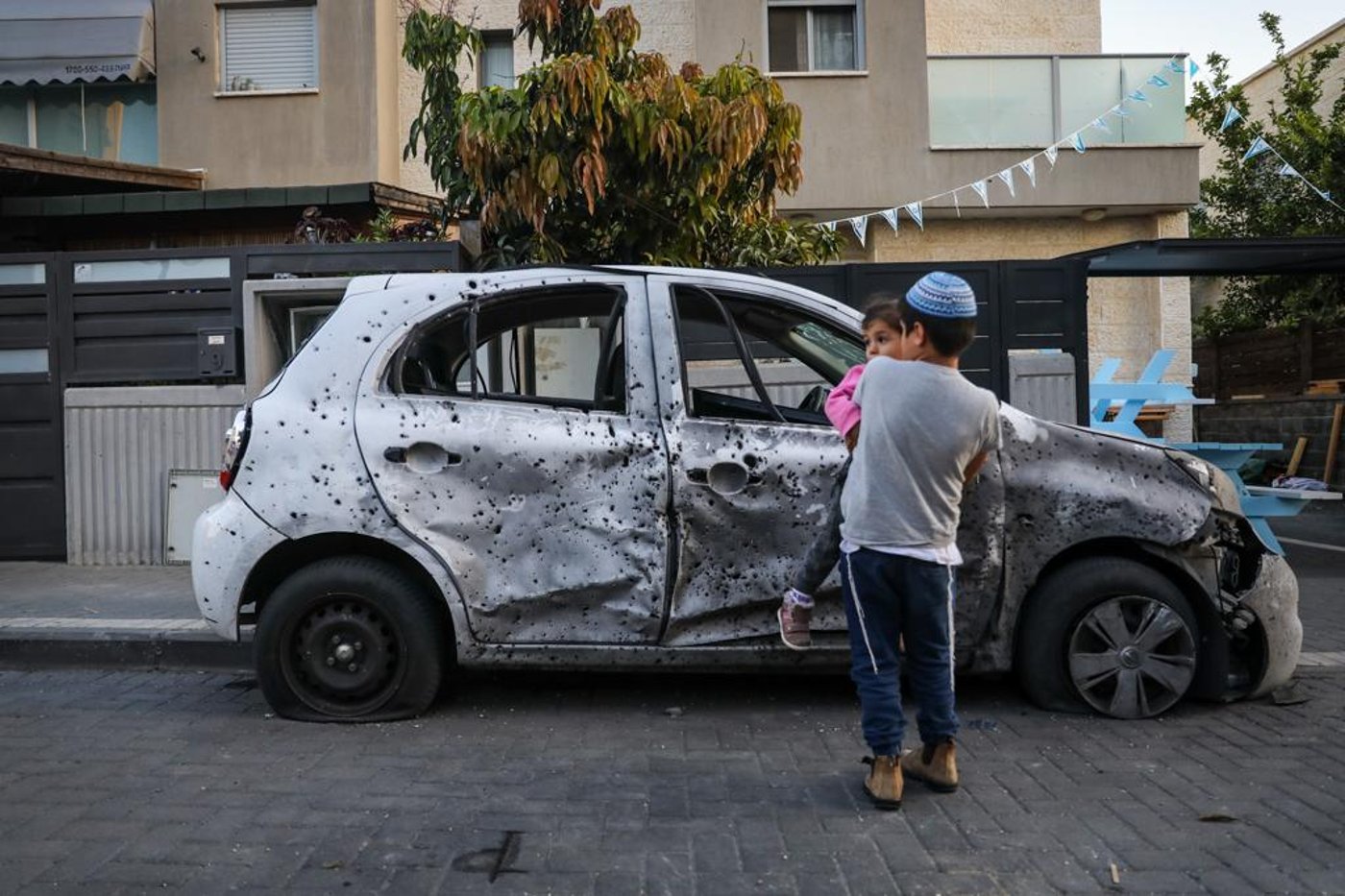 בתגובה לשיגור עשרות רקטות: צה"ל תקף יעדי חמאס בעזה | הירי לעבר ישראל - נמשך