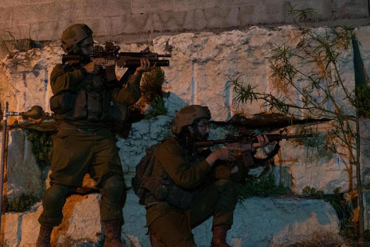 צה"ל הרס בתי מחבלים מהפיגועים באריאל ובכפר פונדק | צפו בתיעוד