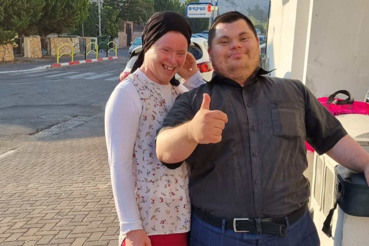 אביחי ואשתו קרן. "סמל של נאמנות"