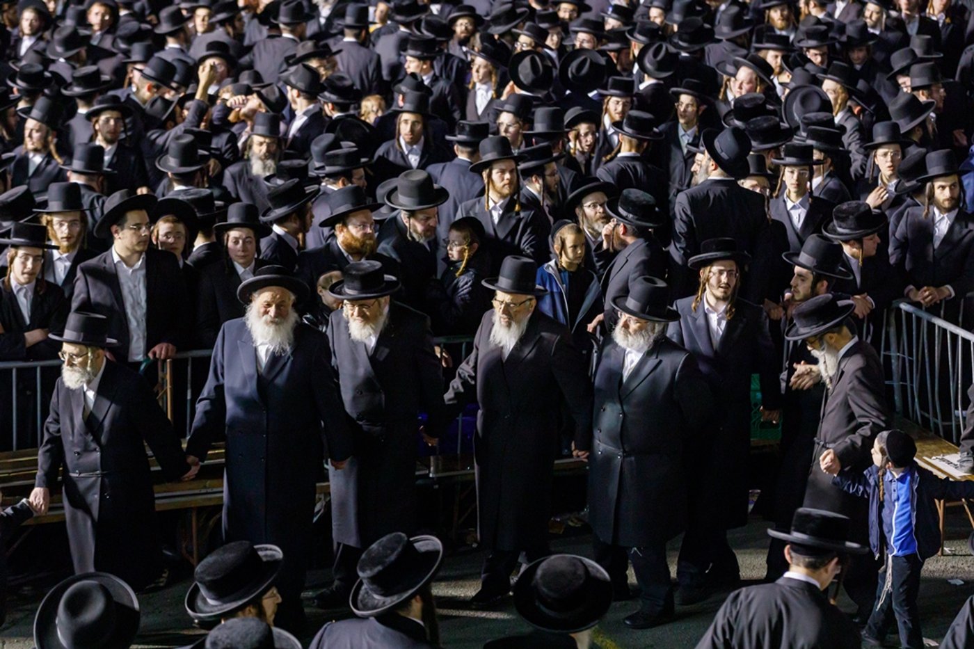 תיעוד ענק: רבבות במעמד ההדלקה בסאטמר