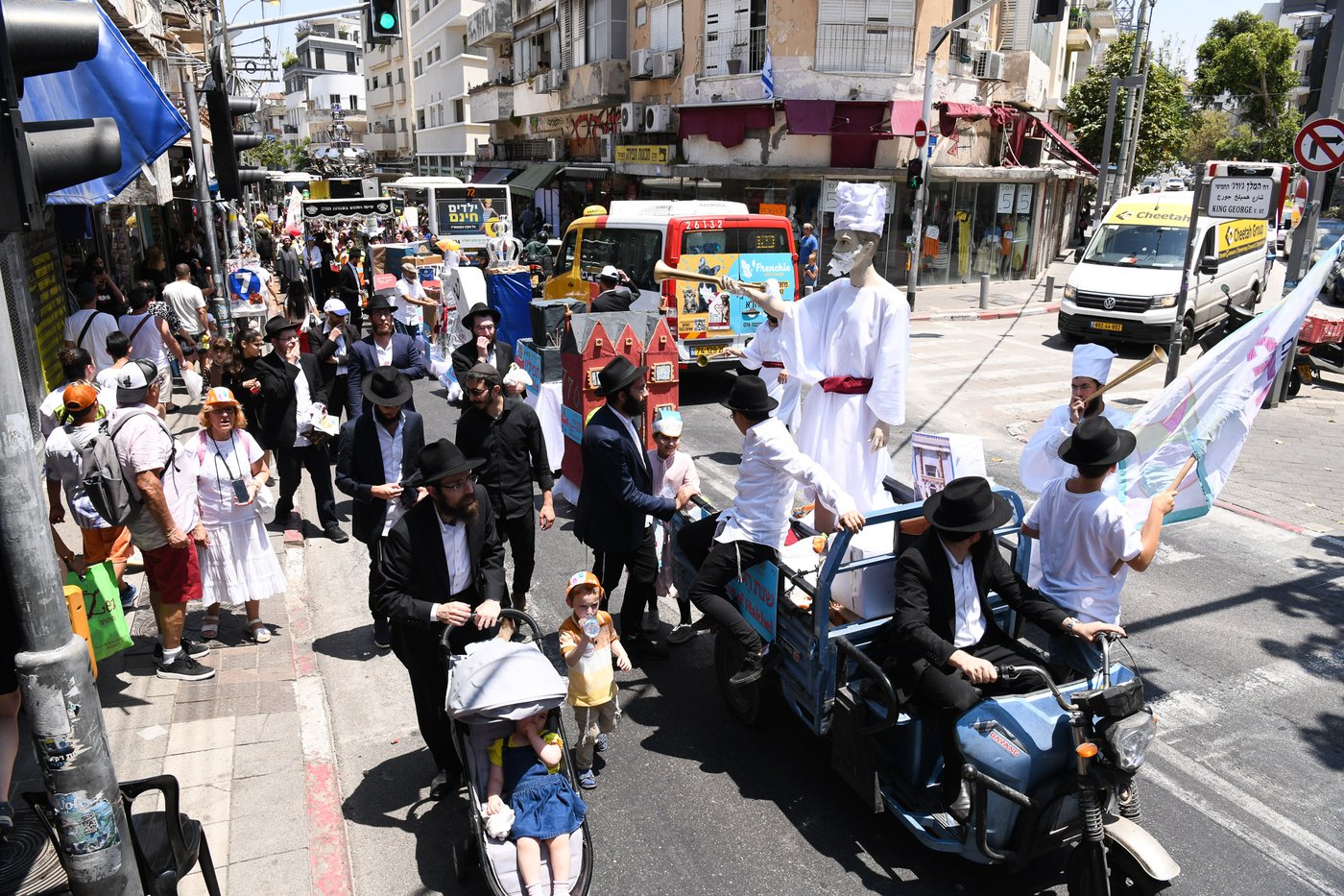 17 אלף ילדים חסמו את כבישי תל אביב | תיעוד