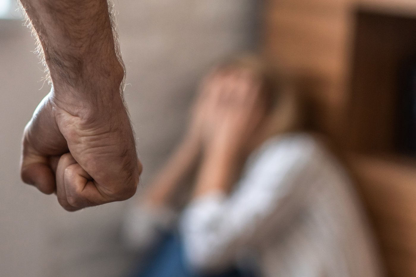 "תבטיח שלא תרביץ לי", התחננתי, "אני מפחדת"; ואז הוא נתן אגרוף לדלת | סיפור מטלטל