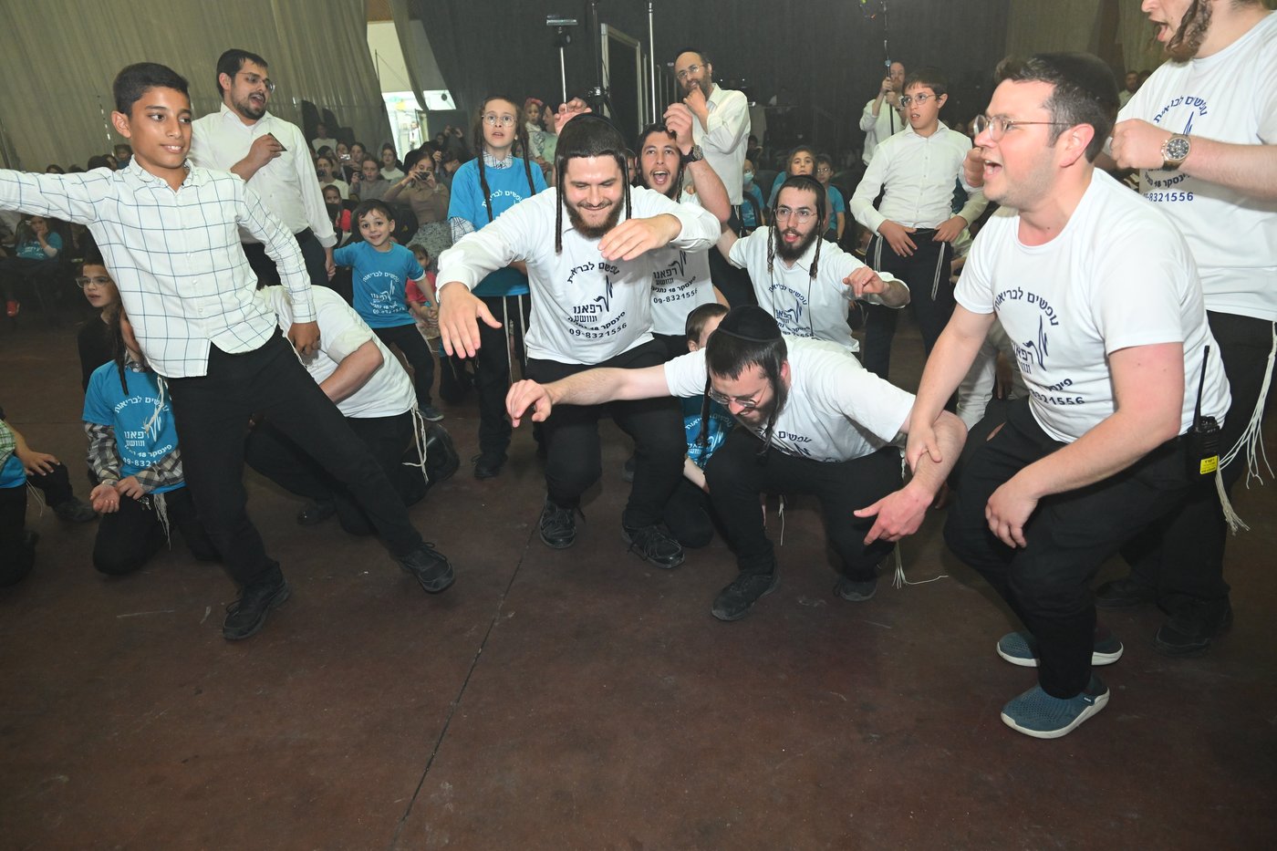 מחנה הנופש של "רפאנו ונוושע" לילדים חולי הסרטן עם ענקי הזמר החסידי
