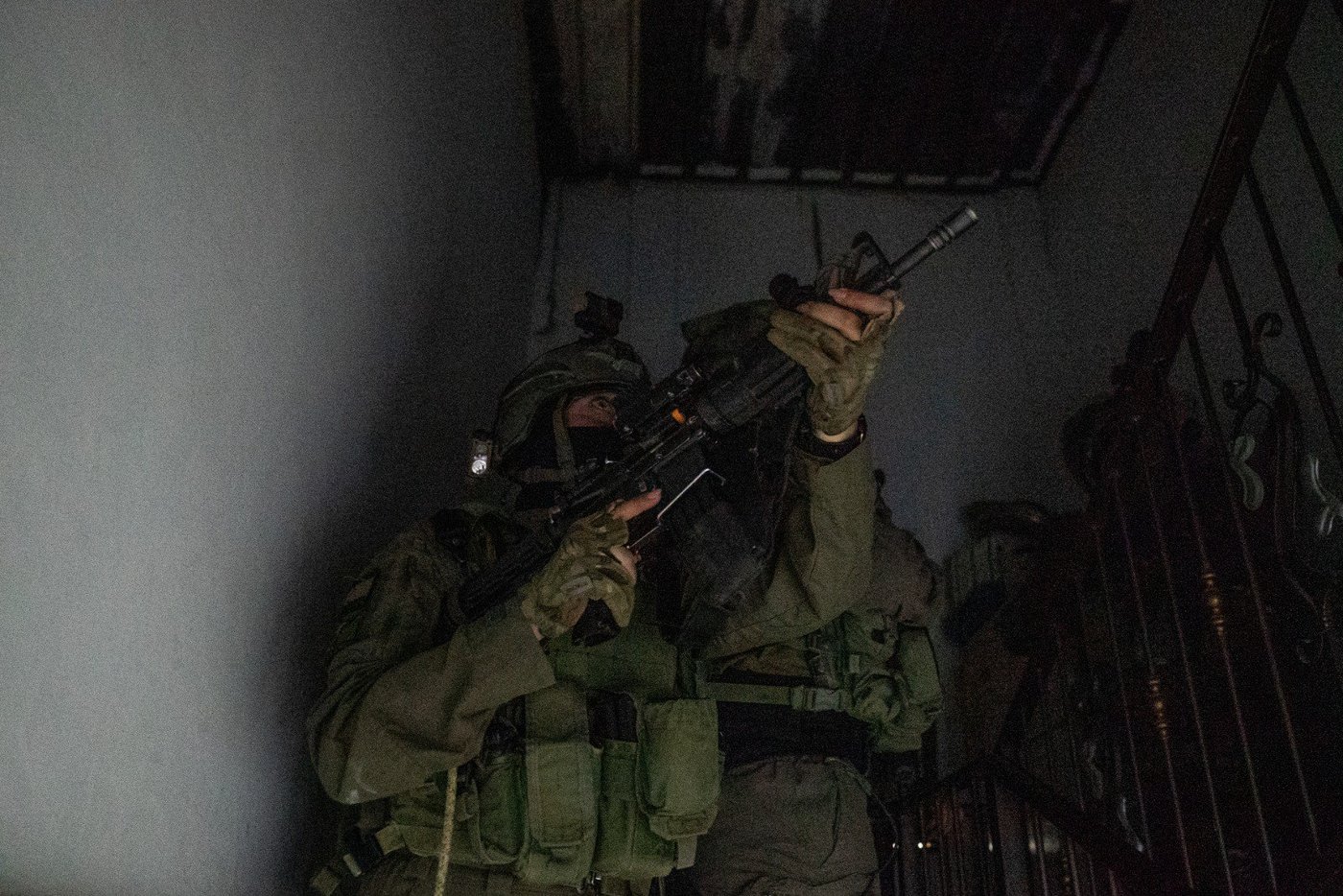 הלוחמים עצרו שמונה מבוקשים והחרימו אמצעי לחימה