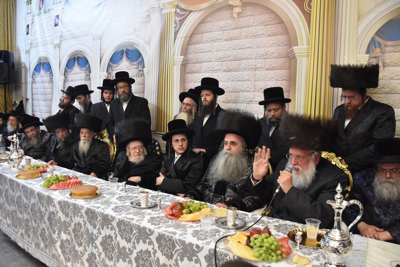 שמחת האירוסין בחצרות קרעטשניף - צאנז שיכון ג' - סערט ויזניץ י-ם 