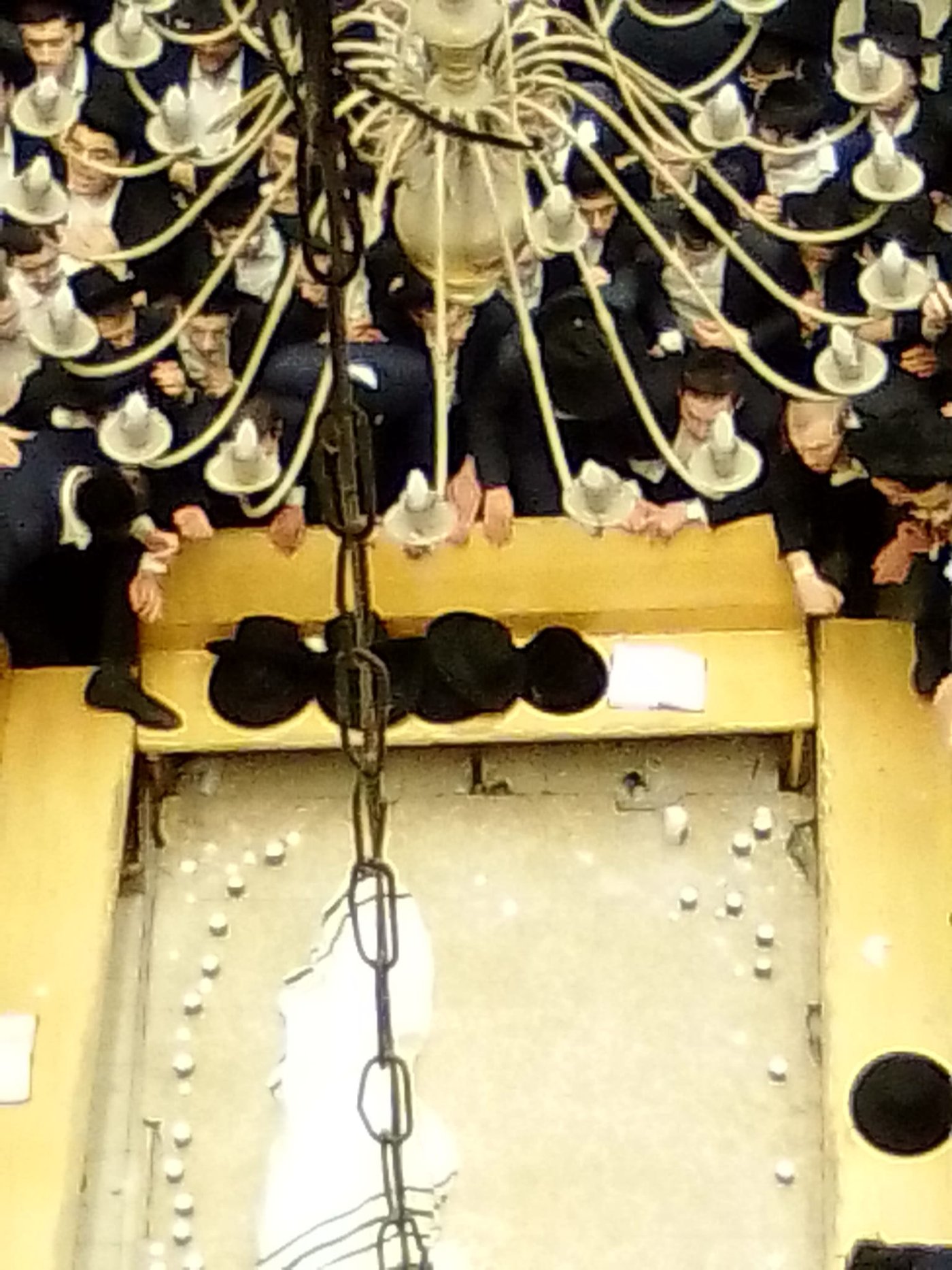 מיטת מרן רבי גרשון אדלשטיין זצ"ל בהיכל הישיבה