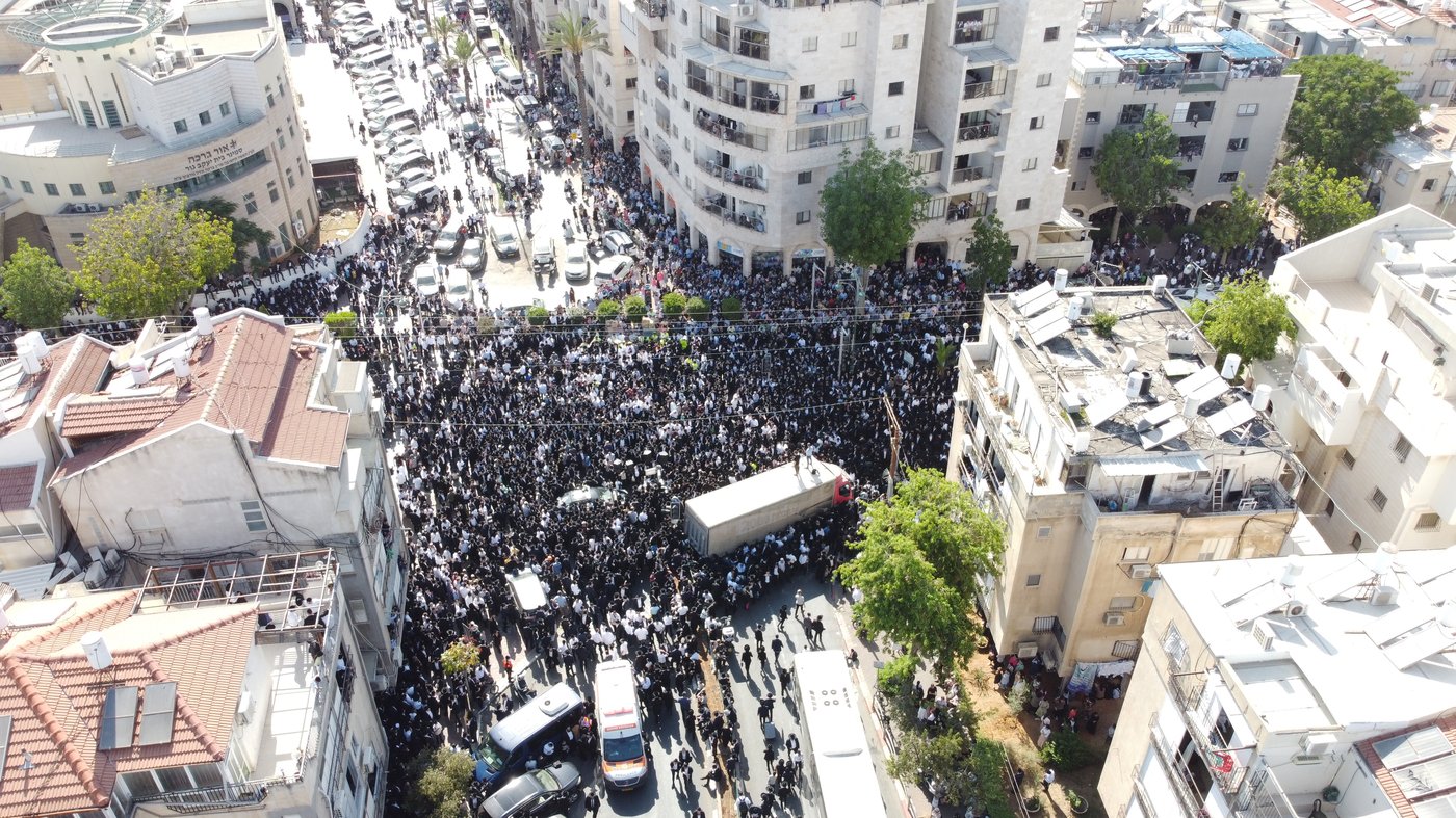 תיעוד מהרחפן: הרבבות בהלווית מרן הגר"ג אדלשטיין זצ"ל