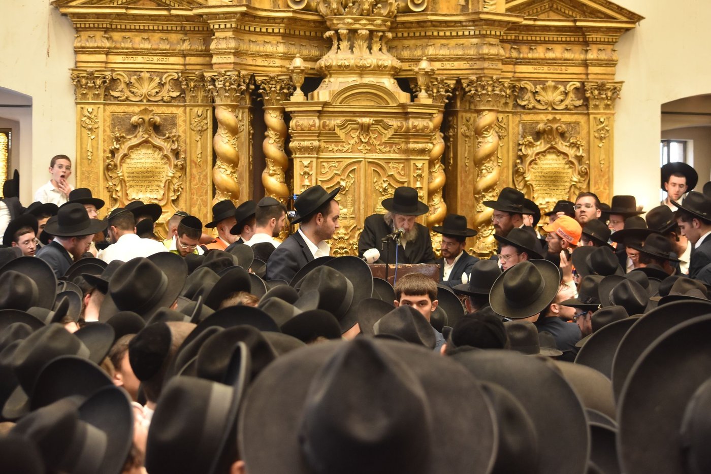מראות ממסע הלוויה של מרן רבי גרשון אדלשטיין זצ"ל • צפו