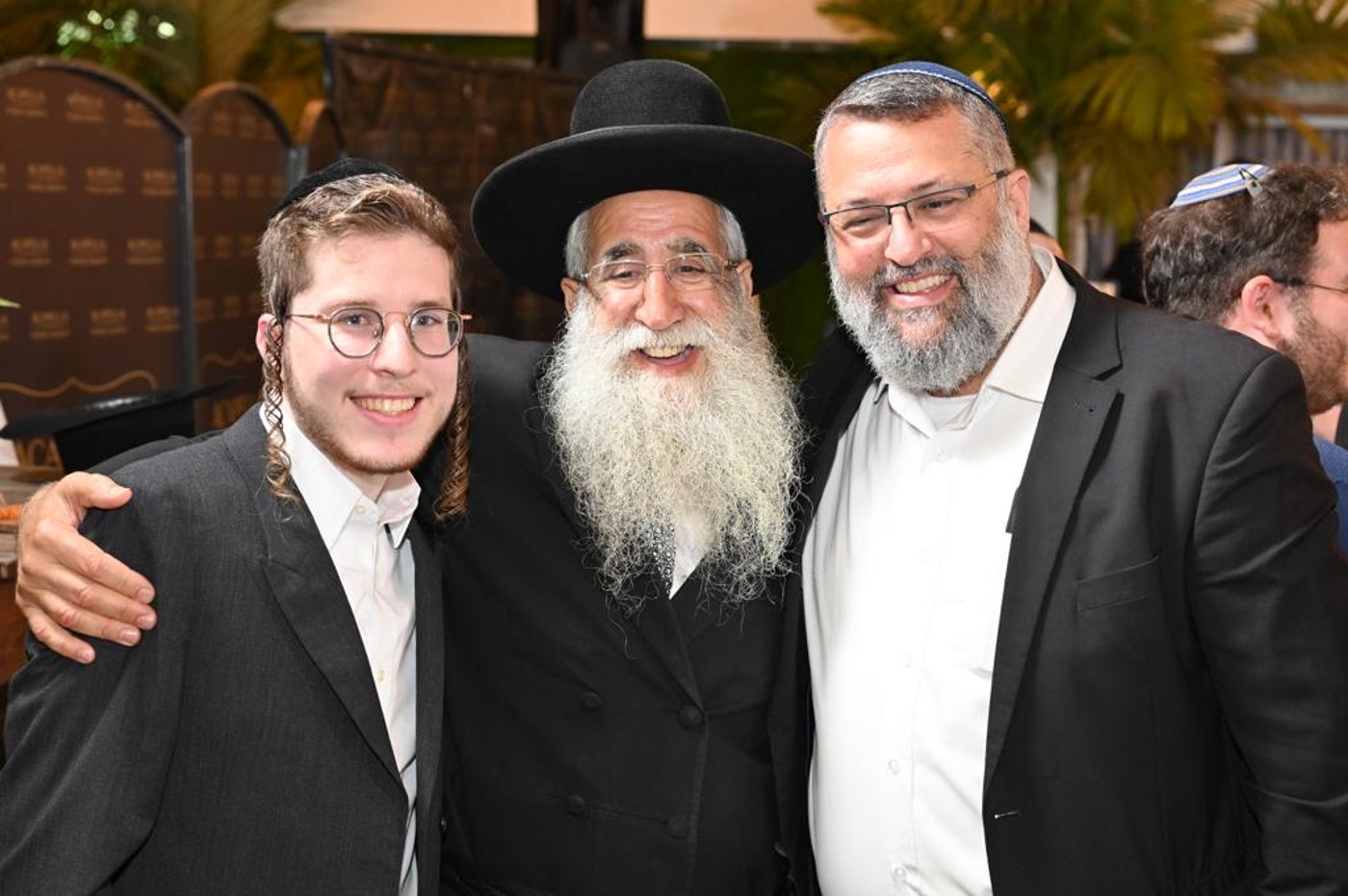 העיתונאי ישכר זלמנוביץ' התארס - והברנז'ה התייצבה • תיעוד