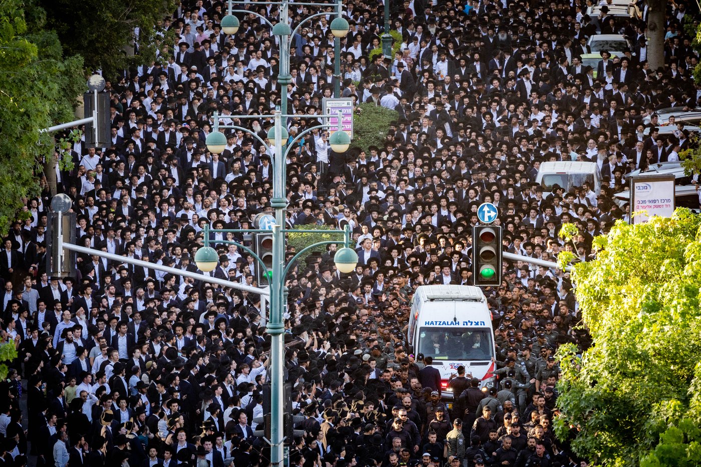 200 אלף מלווים ב-108 תמונות | אשכבתיה דרבי - התיעוד המסכם מכל מוקדי ההלוויה