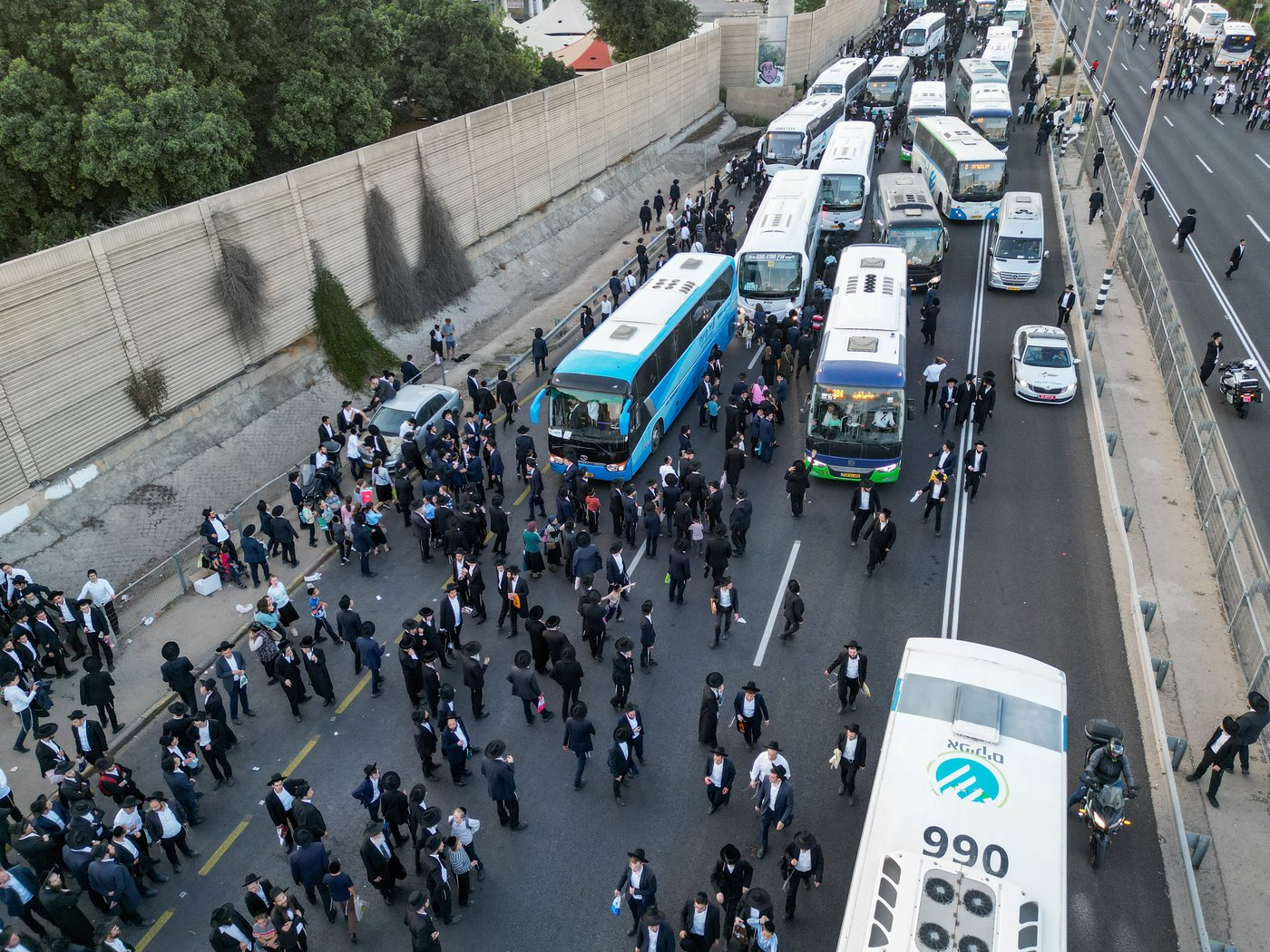 200 אלף מלווים ב-108 תמונות | אשכבתיה דרבי - התיעוד המסכם מכל מוקדי ההלוויה