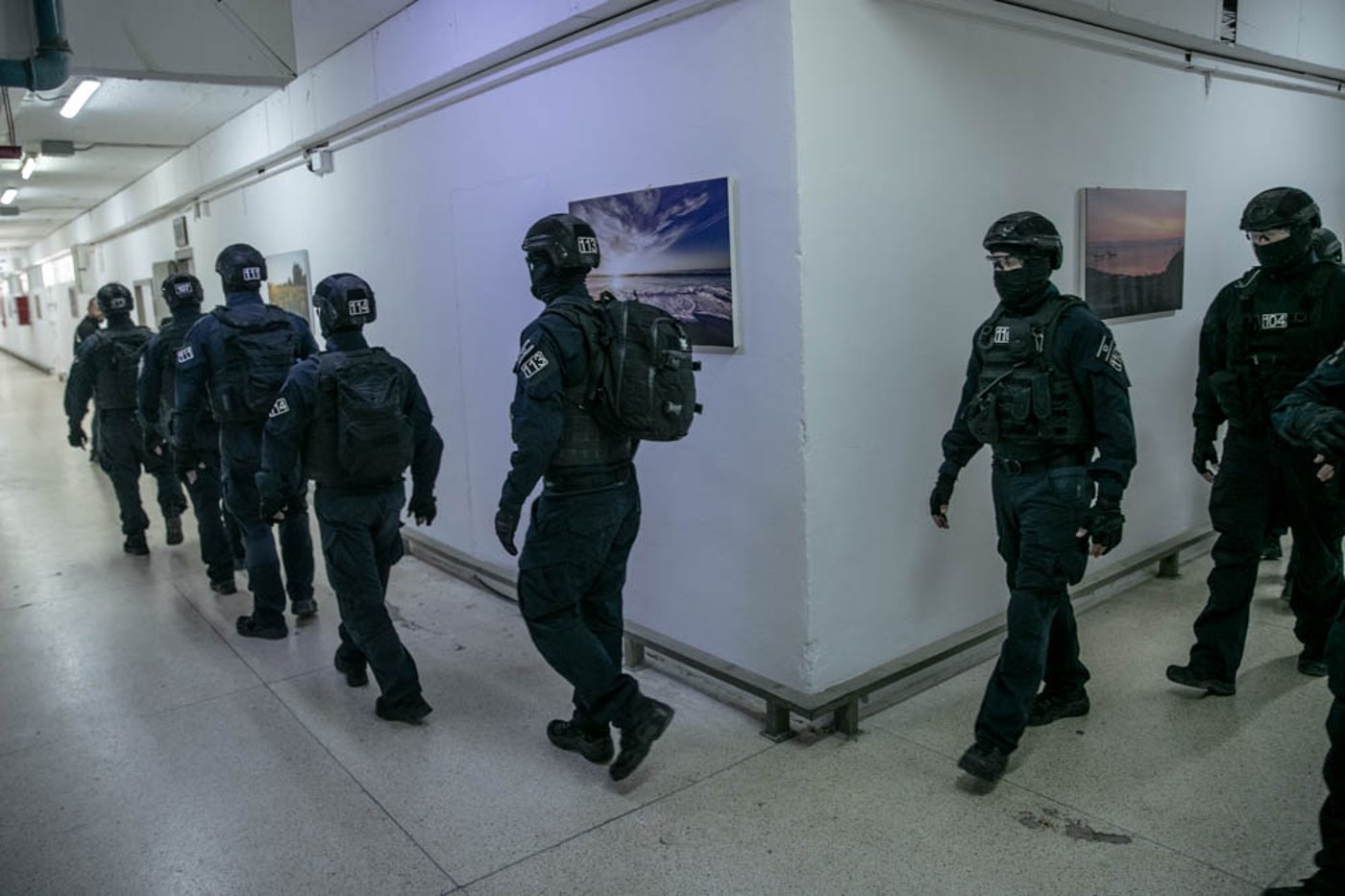 כך נלחמים בהברחות בין כותלי הכלא • הצצה נדירה לפעילות היחידה המיוחדת
