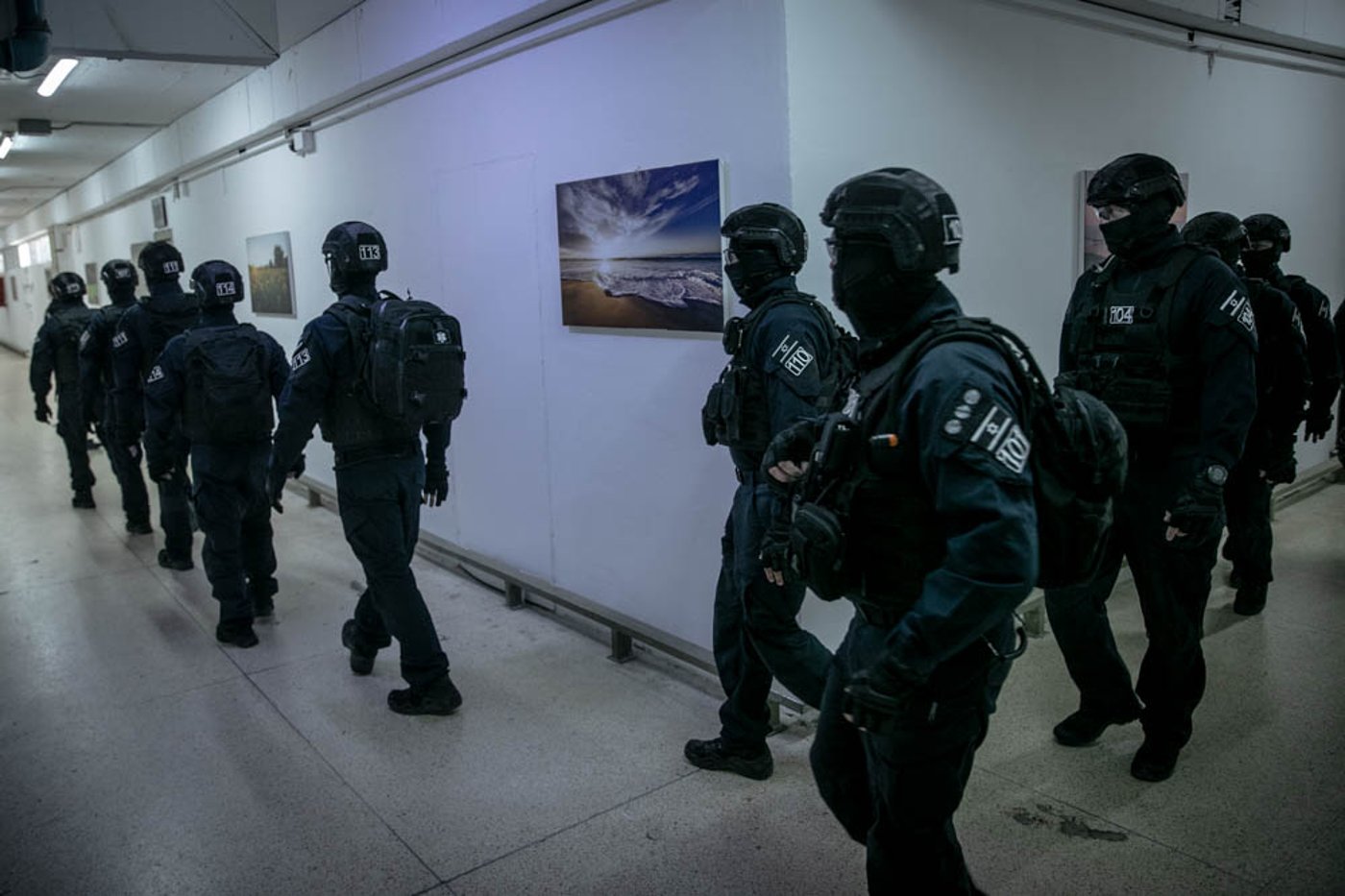 כך נלחמים בהברחות בין כותלי הכלא • הצצה נדירה לפעילות היחידה המיוחדת